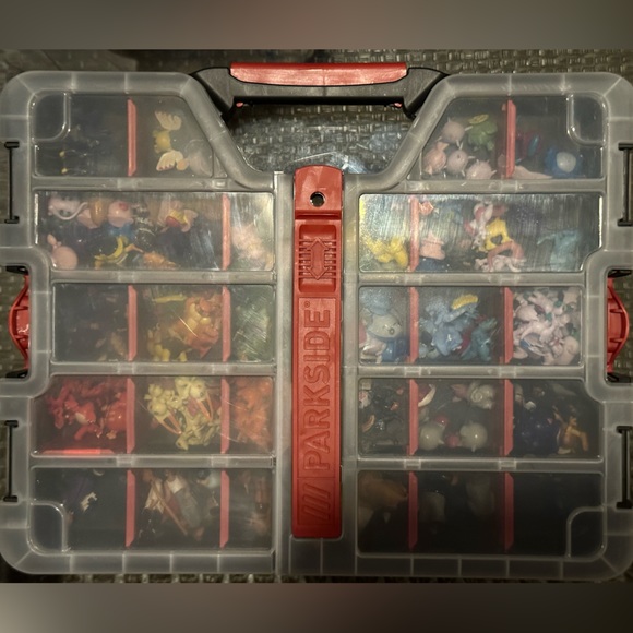 Poke-Mon™️ & Homies™️ Collectors box of figures - Picture 4 of 7